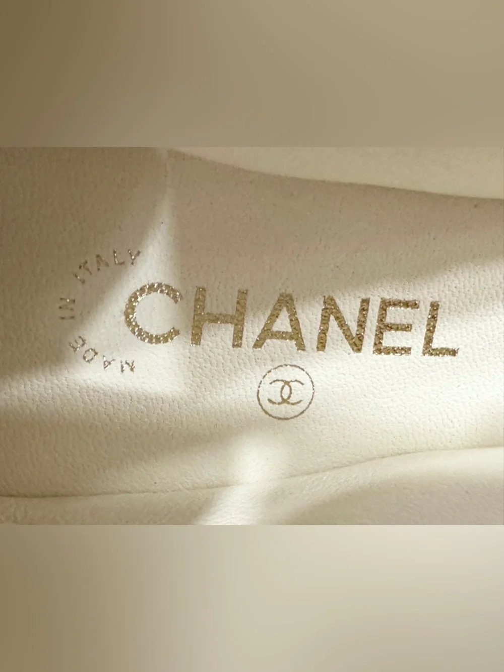CHANEL BLAZY WHITE SQUARE TOE LEATHER CRUNCHY FLATS GOLD TURN LOCK CC LOGO 36.5 - Picture 12 of 16